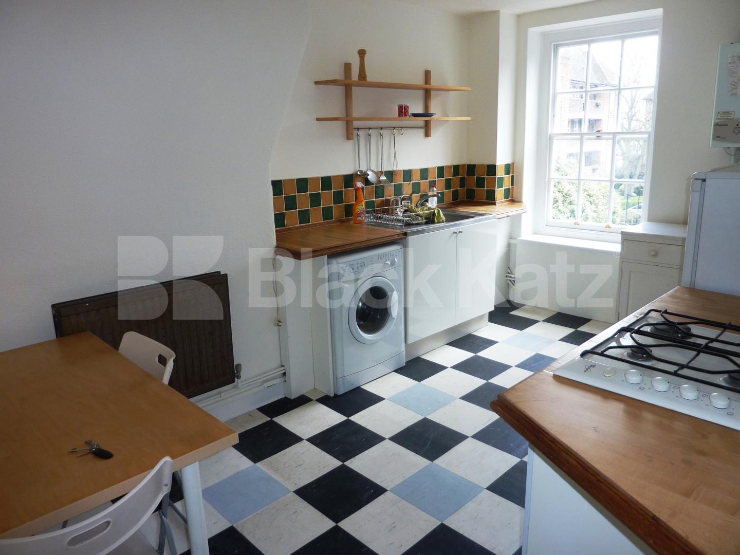			1 Bedroom, 1 bath, 1 reception Flat			 Biddestone Road , CALEDONIAN ROAD